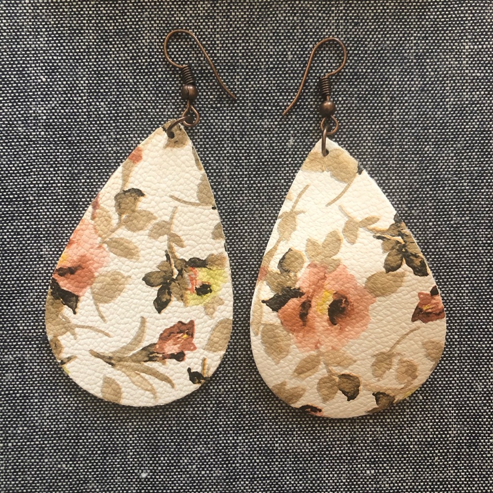FLORAL EARRINGS